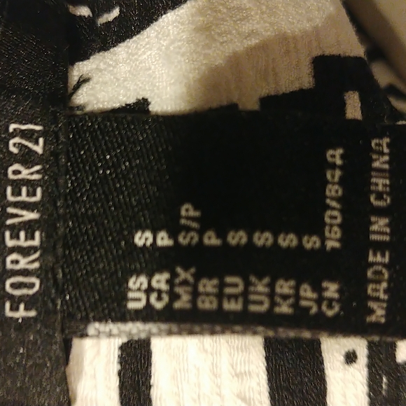 F21 B&W crop - Picture 3 of 6